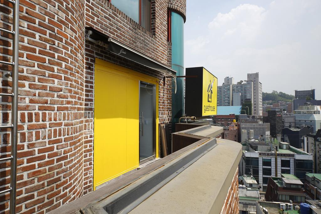 24 Guesthouse Sinchon Avenue Szöul Kültér fotó